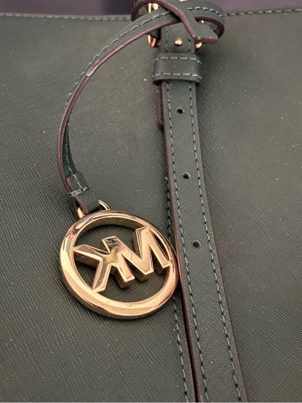 MICHAEL KORS Charlotte Large Tote Racing Green Saffiano Leather Adjustable Strap - Picture 7 of 11